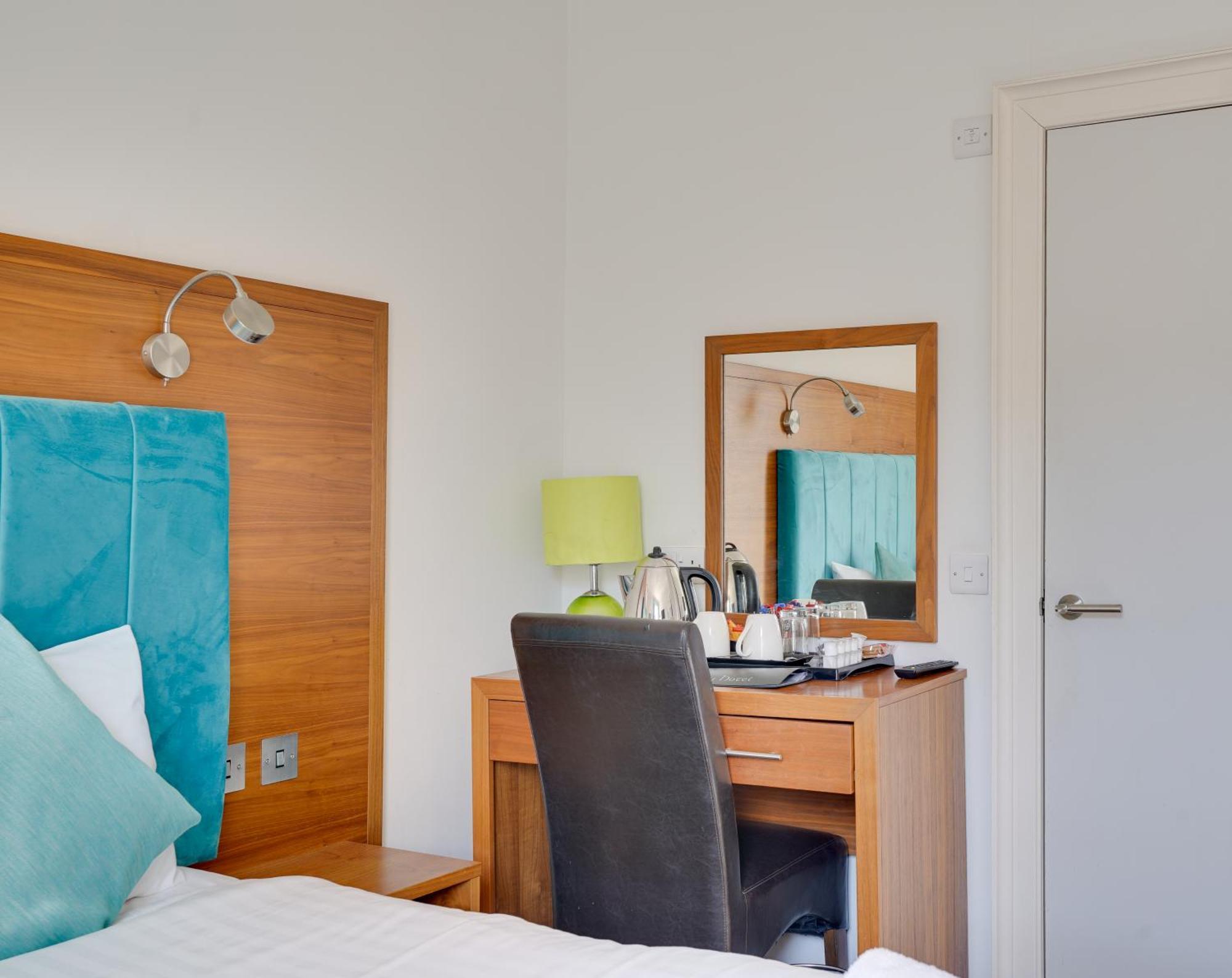 The County Hotel - Self Check-In, Ultra Fast Wi-Fi, Free Parking, Central Location سيلكيرك المظهر الخارجي الصورة