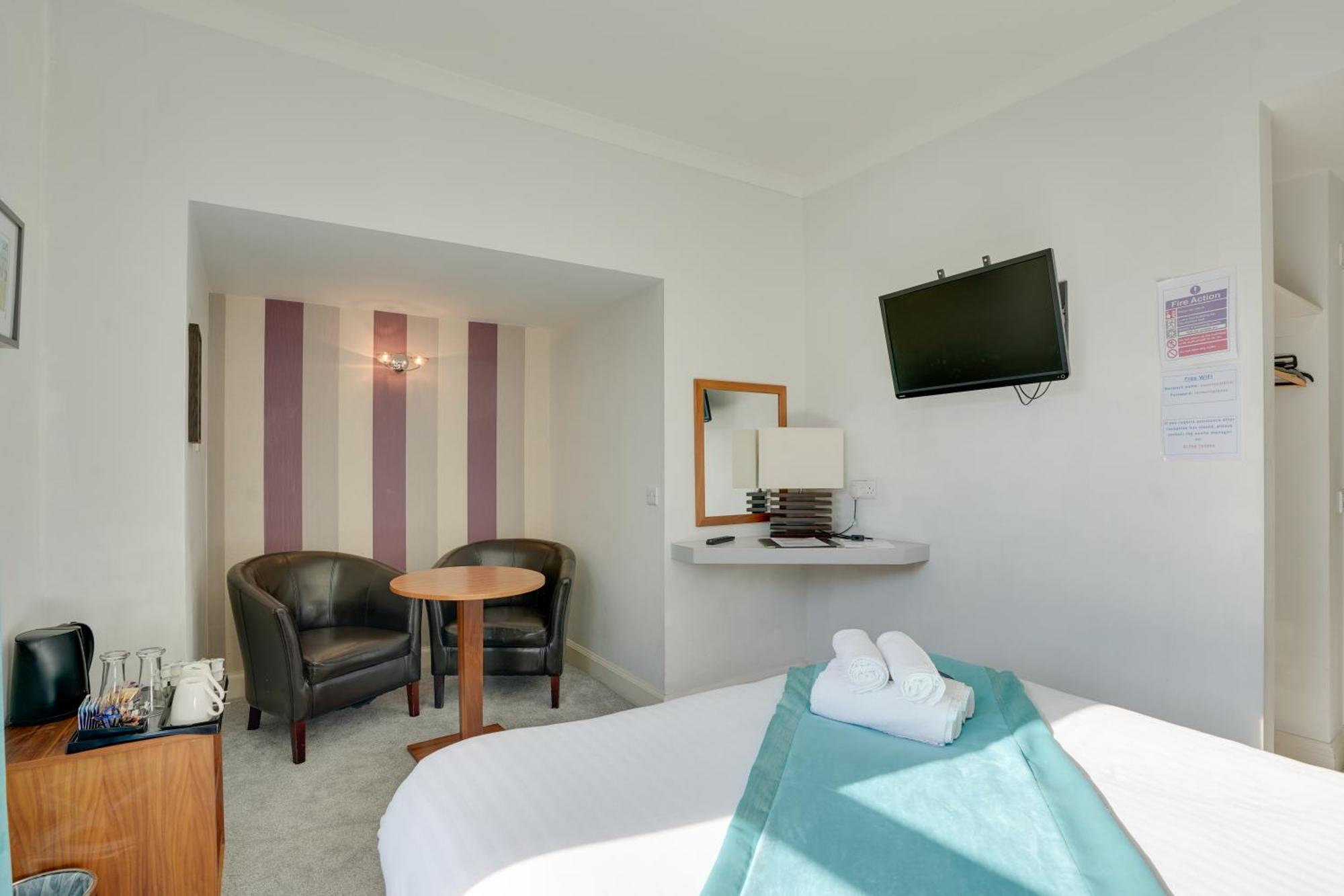 The County Hotel - Self Check-In, Ultra Fast Wi-Fi, Free Parking, Central Location سيلكيرك المظهر الخارجي الصورة